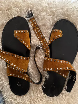 ZARA studded flat suede sandals size 40 Ankle-Strap Sandal - camel color thumbnail 2