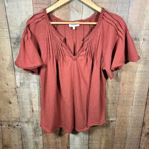 Bohme Flutter Sleeve Pintuck Blouse Rust Orange Raw Edge Split V-Neck Tee Medium thumbnail 1