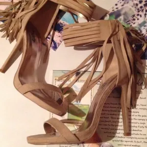 Charlotte Russe FRINGE HEELS TAUPE/NUDE COLOR BOHO GYPSY HIPPIE thumbnail 4