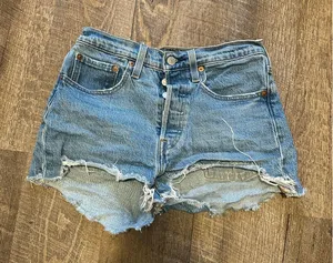 Women’s Levi’s Jean Shorts 501 thumbnail 1