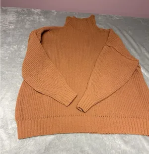 Women’s Aerie Size M Oversized Brown Turtle Neck Knitted Sweater thumbnail 1