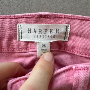 Francesca's Harper Heritage Pink Mid Rise Kick Crop Jeans thumbnail 7