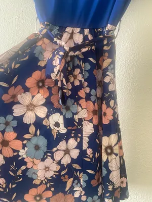 Women’s Blue Floral Midi Dress with Tie Waist thumbnail 7