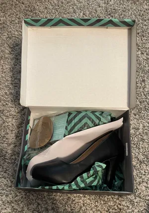 Black heels Size 7 thumbnail 1