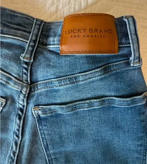 Lucky Brand skinny jeans thumbnail 5