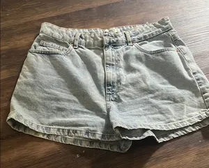 Cotton On Women's light Denim Shorts thumbnail 1