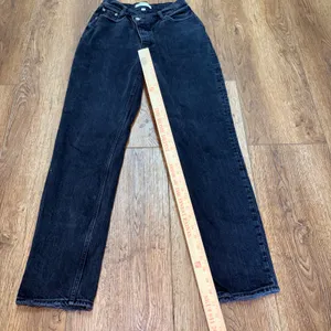 Abercrombie & Fitch Curve Love The Dad High Rise Jeans 25/0L Black Grunge Faded thumbnail 3