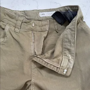 Zara women’s khaki jeans. Oversized. Size Small. thumbnail 8