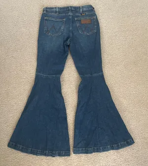 Wrangler High Rise Bellbottom Jeans  thumbnail 3