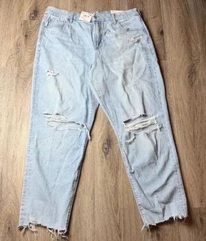 American Eagle Curvy Mom Jeans | Super High Rise | Light Wash Size 18 thumbnail 1