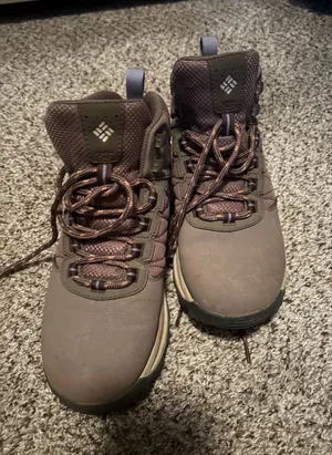 Hiking Columbia Boots thumbnail 1