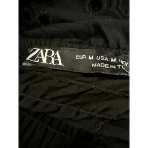 Zara Black Sleeveless Embroidered Smocked Cami Tank Mini Bodycon Dress Size M thumbnail 4