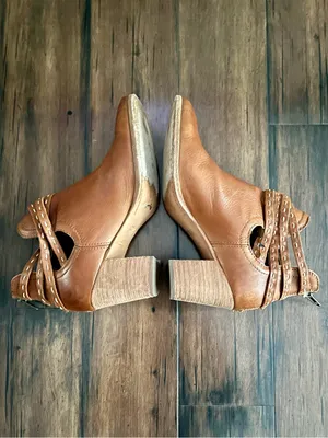 Frye Naomi Pickstitch Leather Ankle Booties - Size 9.5 thumbnail 10