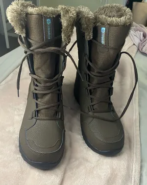 Columbia Women's Boots Size 10 thumbnail 1