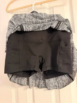 Lululemon Lost In Pace Skirt (Tall) (15") Air Time White Black Size: 4 thumbnail 5