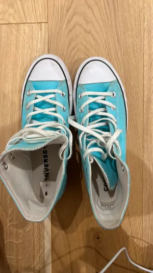 Women’s bright blue high top converse  thumbnail 5