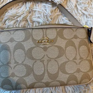 Coach Shoulder Bag thumbnail 3