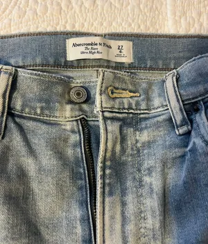 Abercrombie Flare Jeans thumbnail 3