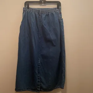 Cathy Daniels, Medium Denim skirt. thumbnail 3