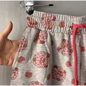 Strawberry Shortcake Sweat Shorts Size Large Gray Drawstring Lounge Novelty Cute thumbnail 3