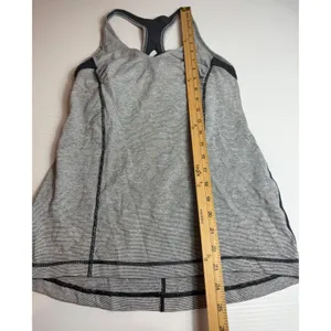 Lululemon Striped Tank Top Racerback Built-In Bra Athletic Workout Gym‎ Size 8 thumbnail 2