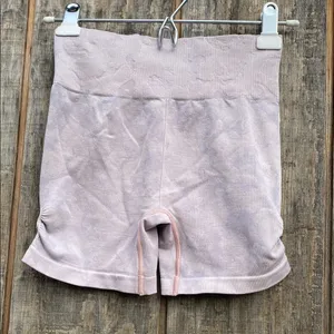 Woman’s Small Gymshark Lavender Bike Shorts with Seamless Waistband Outdoors thumbnail 4