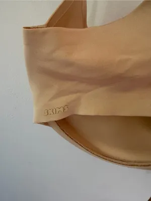 SKIMS Beige Nude Smooth Molded Underwire Bra thumbnail 5
