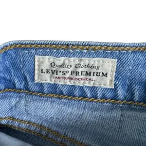 Levi's Ribcage Shorts Distressed Denim Cutoff Light Wash High Rise Size 29 thumbnail 6