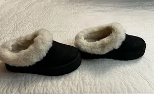 Steve Madden Unitie Faux Fur Platform Clog Slipper in black thumbnail 1