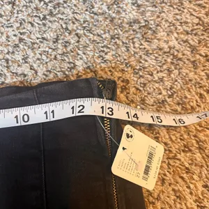 We The Free Bella Moto Mid Rise‎ Skinny Jeans Black Zipper Detail Size 27 thumbnail 4