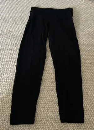 Offline by Aerie Real Me 7/8, High-Rise Leggings in a size medium, black thumbnail 1