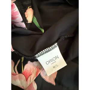 Orion London Floral‎ Mini Dress Black Pink Lily Pleated Ruffle Sleeve Size M/L thumbnail 5