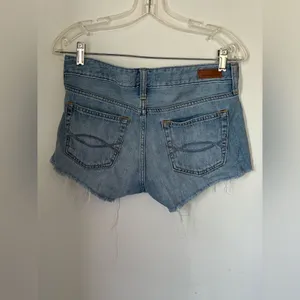 Abercrombie & Fitch Distressed Cutoff Denim Shorts Size 26 Button Fly thumbnail 8