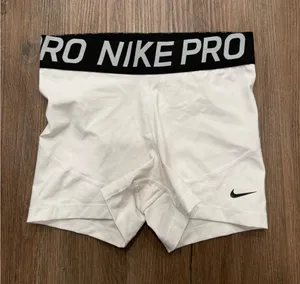 Nike Pro Dri-FIT 3 Inch Compression Shorts White Black CZ9857-100 Womens Medium thumbnail 1