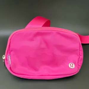 LULULEMON Athletica Everywhere Belt Bag 1L Sonic Pink thumbnail 3