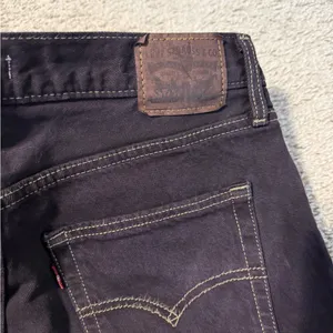 Levi’s Women's Dark Purple/Black Straight Leg Jeans ‘94 Baggy thumbnail 3