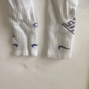 Nike White mix matched Purple and Blue Athletic Crew Socks size small thumbnail 7