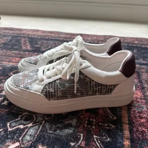 BIRDIES‎ the Cardinal Leather Sneakers in Floral Houndstooth plaid thumbnail 5