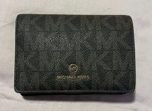 Michael Kors Wallet thumbnail 1