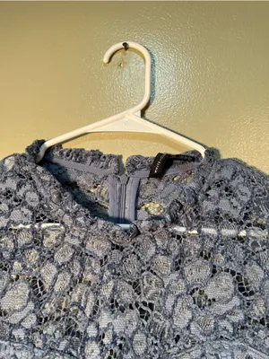 White House Black Market‎ Women's Size 12 Lace Blouse Blue Gray High Neck Soft thumbnail 5