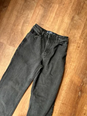 Hollister Ultra High-Rise Dad Jeans thumbnail 6