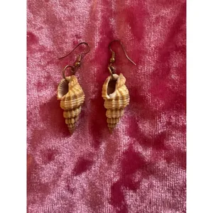 Conch Sea Shell Earrings Boho Bohemian Island Vacation Beach Beige Dangle thumbnail 3