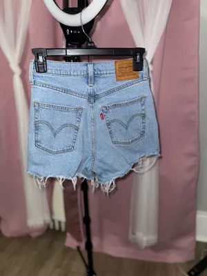 501 High-Rise Levi’s Shorts thumbnail 4