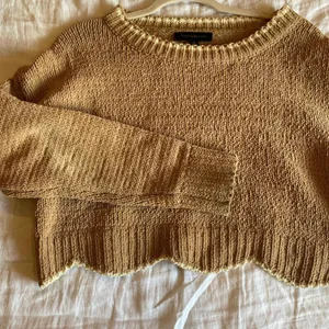 Crop Knit Scalloped Hem Sweater thumbnail 3
