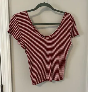 Express short sleeve crop top with scoop neck in size Medium thumbnail 4