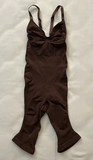 Skims Seamless Sculpt Mid Thigh Bodysuit Nwot Size M thumbnail 1