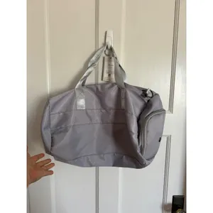NWT‎ Halara silver gray gym bag thumbnail 4