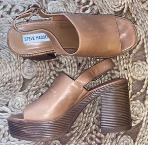 Steve Madden 9 leather Tan Block Heel Sandals thumbnail 1