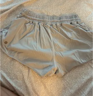 Lululemon Shorts Hotty Hot 2.5" thumbnail 2