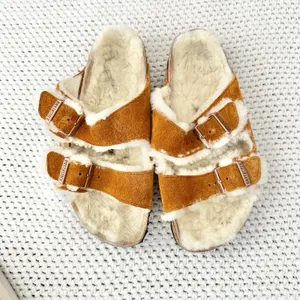 Birkenstock Arizona Double Strap Buckle Tan Suede Shearling Lined Sandals 36 thumbnail 4